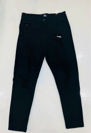 pantaloni neri strappati tg 46