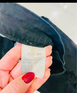 pantaloni neri strappati tg 46