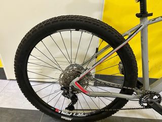 Bicicleta de Montaña BH Gris