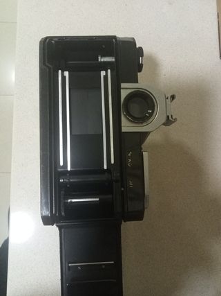 Cámara Nikon Nikkormat Analógica con Objetivo