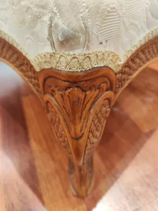 Conjunt de butaca clàssica amb reposapeus a joc