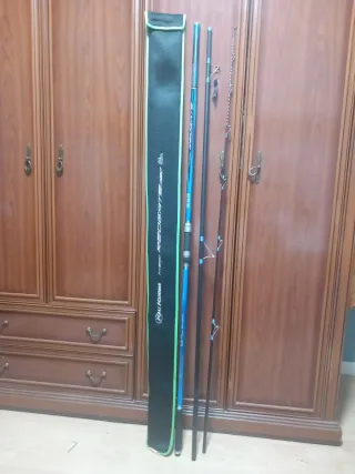 Cañas Surfcasting Kalikunnan Redgate, con funda.