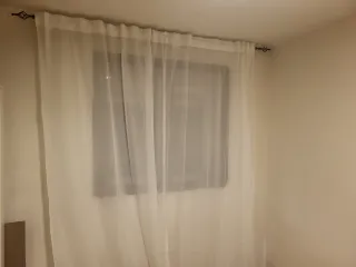 Habitación individual amueblada solo para chica