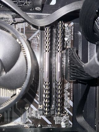 PC Ryzen 5 3400G - RX 6650 XT - 16GB RAM 500GB+1TB