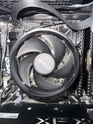 PC Ryzen 5 3400G - RX 6650 XT - 16GB RAM 500GB+1TB