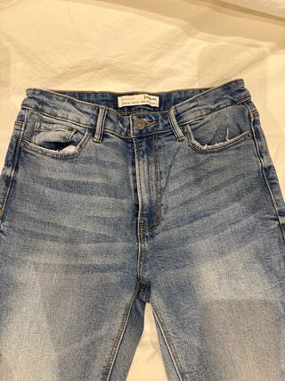 Pantalón vaquero Stradivarius