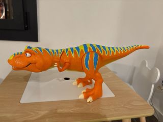 Dinosaurios interactivos de juguete