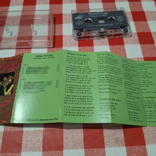 Radio Futura - Veneno en la Piel