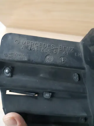 Parrilla Mercedes con Logo Estrella