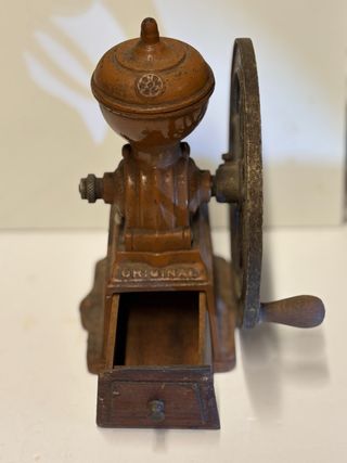 Molinillo de café antiguo