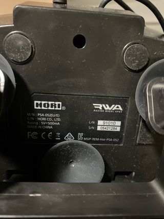 Volante Hori PS4/PS5 con Pedales