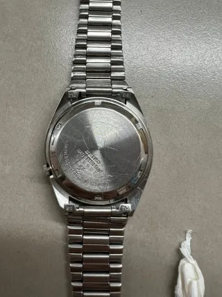 Reloj Seiko 5 Automático Dorado y Plateado