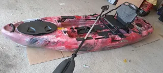 Kayak de pesca rosa casi nuevo