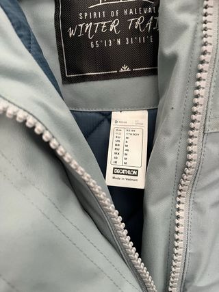 Abrigo azul para la nieve