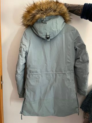 Abrigo azul para la nieve