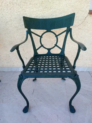 Silla de jardín de hierro forjado verde
