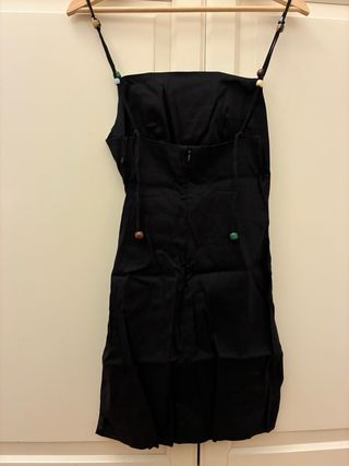 Vestido negro tirantes finos con cuentas Zara