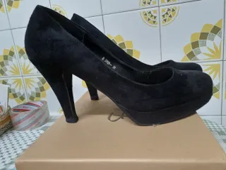 Zapatos de tacón negros ante talla 38