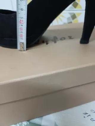 Zapatos de tacón negros ante talla 38