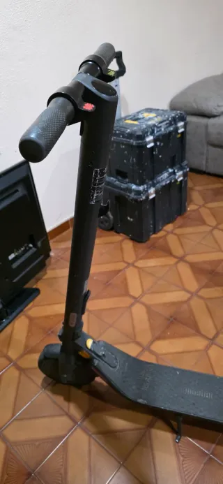 Dos Patinetes eléctrico negro