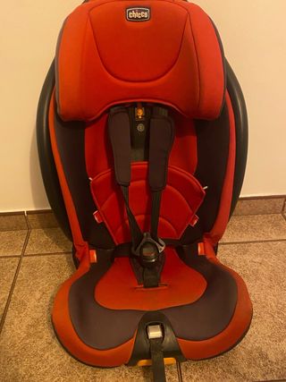 Silla de coche Chicco roja