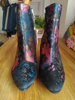 Botines tacón ancho T-40 'Stradivarius' nuevos