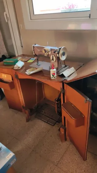 Máquina de coser Singer antigua