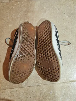 Zapatillas Vans Old Skool Negras y Blancas