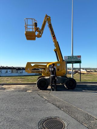 ALQUILER BRAZO ARTICULADO / PIO PIO 16M