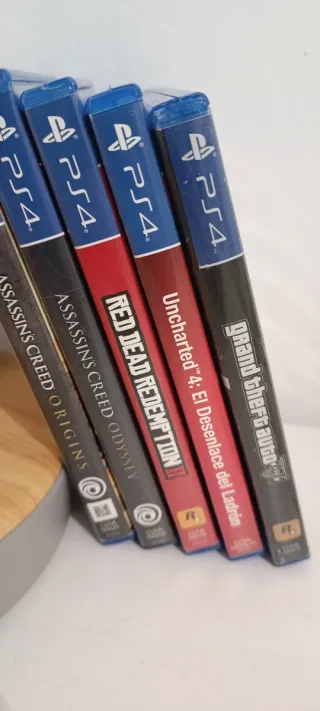 PS4 + 5 Juegos
