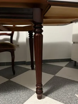 Mesa de comedor extensible de madera