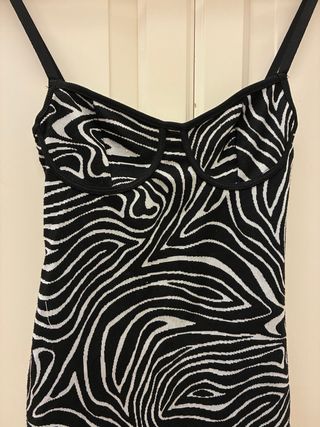 Vestido midi Zara estampado cebra