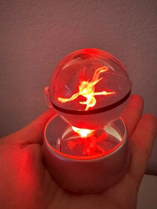 Bola 3D Pokemon Greninja con luces LED