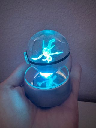 Bola 3D Pokemon Greninja con luces LED