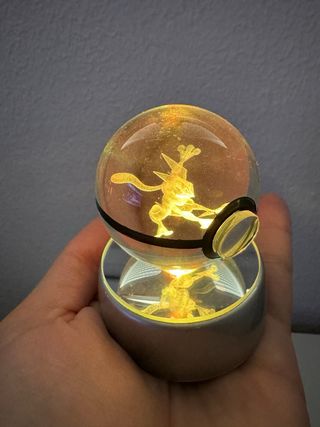 Bola 3D Pokemon Greninja con luces LED