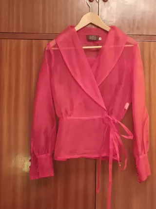 Chaqueta fiesta transparente roja