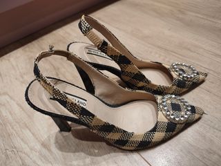 Zapatos River Island Beige y Negro con Pedrería