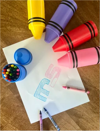 Estuche/Lapicero Crayon Gigante