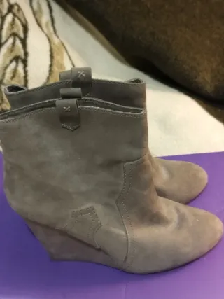 Botines grises de cuña color Topo Invierno