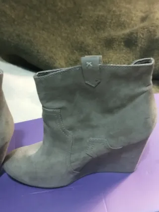 Botines grises de cuña color Topo Invierno