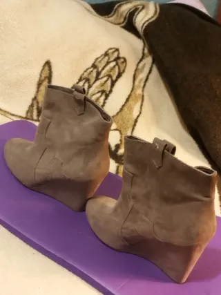 Botines grises de cuña color Topo Invierno