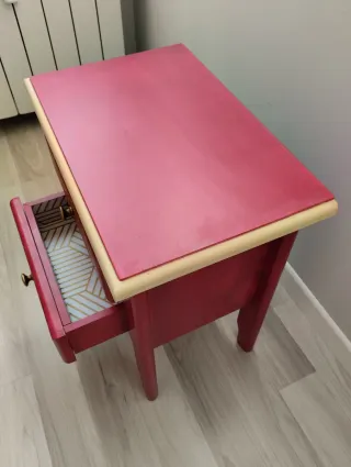 Mesita de noche restaurada madera pino