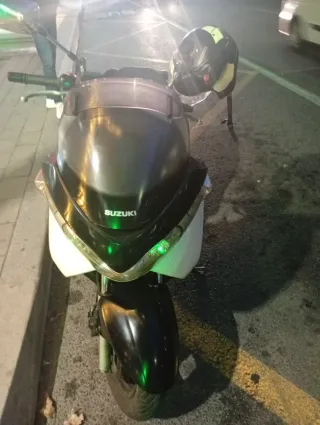 Suzuki Burgman 125 como nueva