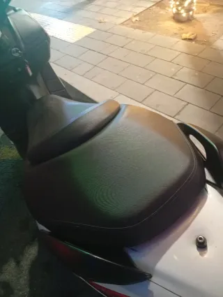 Suzuki Burgman 125 como nueva