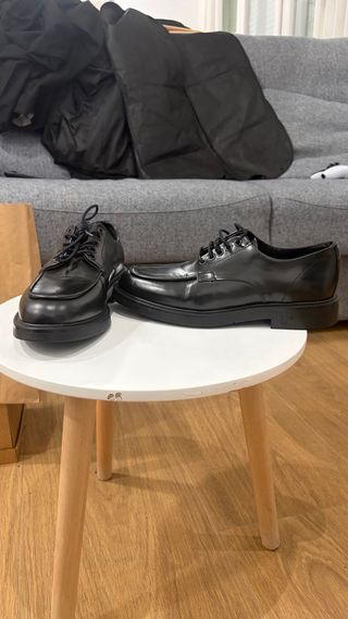 Zapatos de vestir Essentials negros