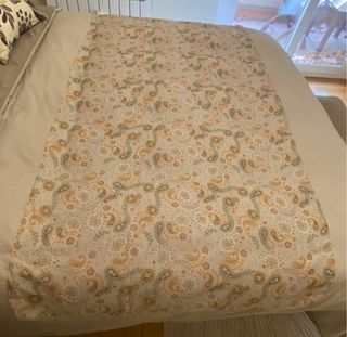 Fular. Pañuelo rectangular. Beige y Multicolor