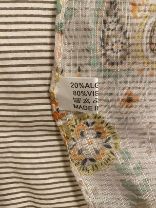 Fular. Pañuelo rectangular. Beige y Multicolor