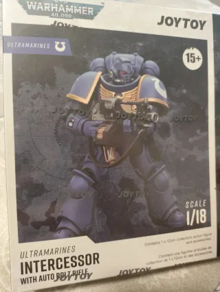 JoyToy WH 40k Ultramarines Intercessor Precintado