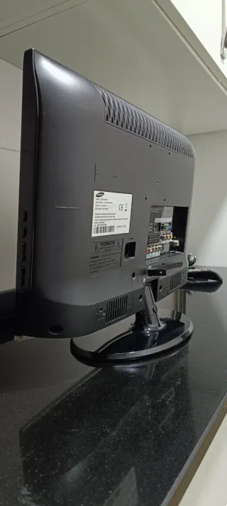 TV / Monitor LCD Samsung 19 Excelente estado