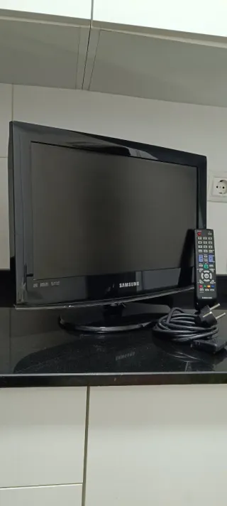 TV / Monitor LCD Samsung 19 Excelente estado
